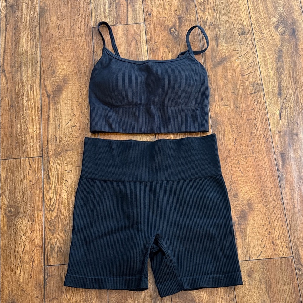 Gym set ribbed short and bra